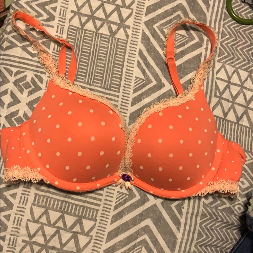 VICTORIA SECRET PUSH UP BRA
